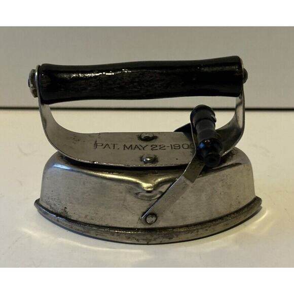 ANTIQUE‎ ADVERTISING ASBESTOS SAD IRON WOOD HANDLE & IRON INSERT PAT MAY 22 1900 - Picture 1 of 7